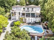 Roquefort Les Pins: Découvrez cette villa provençale...