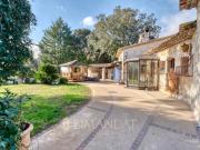 Roquefort les pins Mas en pierre avec écurie privée...