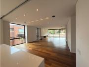 Rosales Espectacular Apartamento Amplio con Balcón