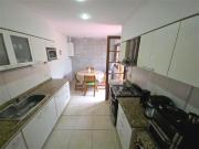 Rosario. Venta casa al frente. Tres dormitorios. Dos...