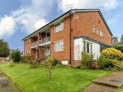 Rosemead Close, Redhill, 2 Bedroom Maisonette