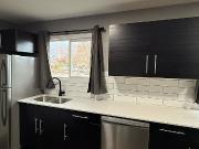 Rosslyn Main Floor Suite 3 Bed / 1 Bath Utilities Included