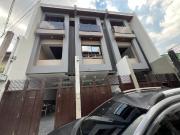Roxas District Quezon City Townhouse For Sale with 4...