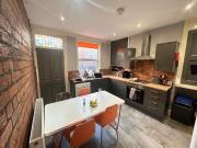 Royal Park Road, Hyde Park, Leeds LS6, 4 bed shared...