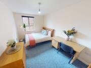 Royal Victoria Court Gamble Street. 2 bed flat to rent...