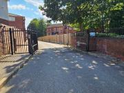Royle Green Road, Manchester M22, 2 bed flat to rent,...