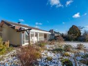 Ruhelage: Gepflegter Bungalow mit Wintergarten