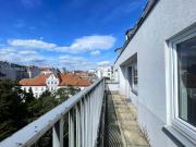 Ruhige 2 Zimmer Dachgeschosswohnung im Herzen des 8....