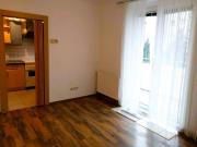 Ruhige, charmante 2 Zimmer Wohnung mit Loggia zentrale Lage