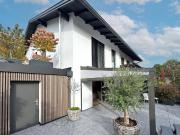 Ruhige Eleganz! Eck Haus de Luxe mit Swim SPA in...