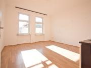 Ruhige, helle 2 Zimmer Wohnung | schöner Ausblick | WC...