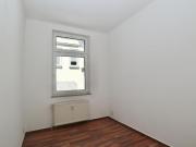 Ruhige Lage • Balkon • 3 Raum • Nussbaumlaminat •...