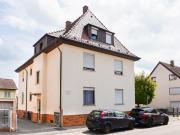 Ruhige Lage, gute Aufteilung: 4 Zimmer DG Wohnung mit...
