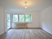 Ruhige Lage! Renovierte 3 Zi Whg mit Balkon in DU...