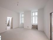 ruhige, sanierte 2 Zimmer Wohnung mit Balkon in den...