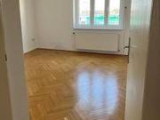 Ruhige, sonnige, zentrale 66m² Wohnung: zwei Zimmer +...