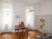 Ruhige, zentrumsnahe, helle Altbau Wohnung