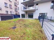 Ruhiger, großer Garten