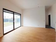 Ruhiger, großer Garten