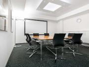 Ruhiger Standort in aufstrebendem Geschäftsviertel