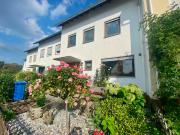 Ruhiges Einfamilienhaus mit kleinem idyllischem Wintergarten