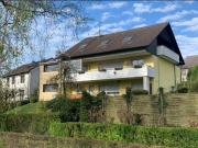 Ruhiges Mehrparteienhaus mit Garten