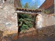 Ruína com Terreno em Pedrogão Próximo às Grutas de Mira...