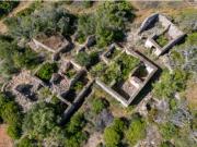 Ruína encantadora com potencial infinito para construir...