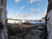 Ruína inserida num Terreno com cerca de 136m2 localizada...