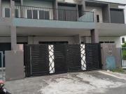 Rumah dua tingkat untuk di sewa