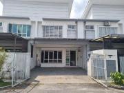 Rumah Teres 2 Tingkat Taman Desa Restu Kota Warisan