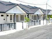 Rumah Teres Baatu 8 Batang Merbau Tanah Merah Kelantan