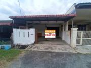 Rumah Teres Setingkat Bersih Renovated di Taman Desa...