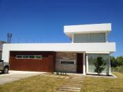 Rumenco, casa 5 ambientes. Dos plantas. Barrio Cerrado