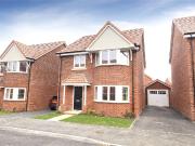 Russell Chase, Binfield, Bracknell RG42, 4 bed detached...