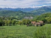 RUSTICI CON TERRENO E BOSCO