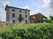 Rustici e casali in vendita di 1000 m²