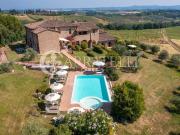 Rustici e casali in vendita di 1000 m² in Via Pancole, 11