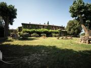 Rustici e casali in vendita di 1070 m²