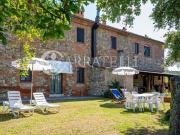 Rustici e casali in vendita di 1080 m² in Via di...