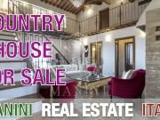 Rustici e casali in vendita di 1200 m²