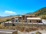 Rustici e casali in vendita di 1200 m² in Contrada...