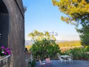 Rustici e casali in vendita di 125 m² in Via Regina...