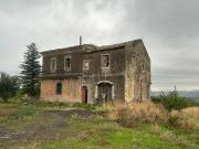Rustici e casali in vendita di 1300 m² in Via Cesarea