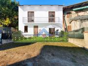 Rustici e casali in vendita di 140 m² in Via Broglia