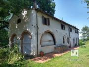 Rustici e casali in vendita di 150 m² in Via montecastello