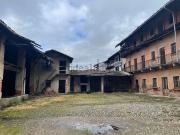 Rustici e casali in vendita di 1700 m² in Via Liberio Miglio