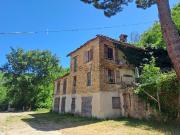 Rustici e casali in vendita di 176 m² in Strada...