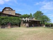 Rustici e casali in vendita di 1783 m² in Via G....