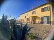 Rustici e casali in vendita di 180 m² in Via San Donnino